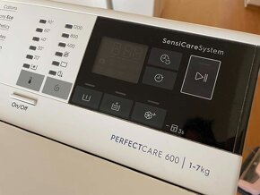 Electrolux PerfectCare 600 - 3