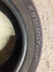 Predám dve pneumatiky Hankook 205 55 R16 - 3