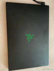 Razer Blade 15” Advanced, i7-9750H, RTX 2070, 240hz - 3