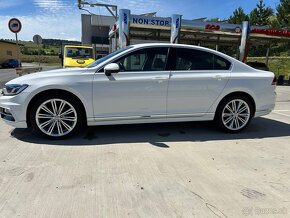 Volkswagen Passat 2.0 TDI R-line DSG Sedan - 3