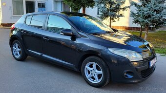 Renault Megane hatchback 2009 diesel - 3