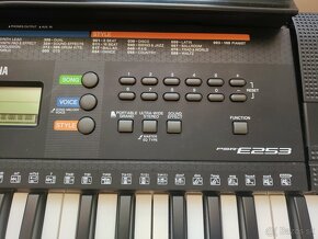 Yamaha PSR E253 - 3