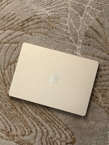 MacBook Air M3 GOLD - 3