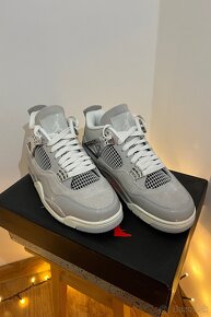 Jordan 4 Retro Frozen Moments - 3