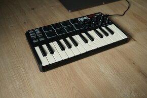 Akai MPK mini - 3