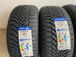 225/45R17 zimne Falken - 3