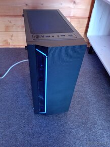 hráčske PC v cene 290e so 4jadrom  i3 10th  16GB a RX5500 XT - 3