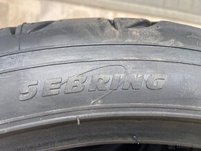 225/40 R18 - 3