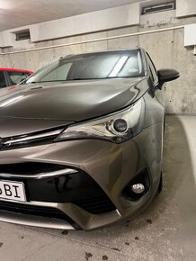 Toyota avensis combi 2018 - 3