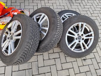 Predám elek+pneu 5x114.3R17  215/65r17 7mm dez - 3