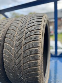 255/40R21 Bridgestone blizzak zimne - 3