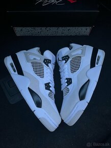 Jordan 4 Military Black - 3