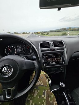 VW Polo 1.6 TDI 6R strieborna metalíza - 3