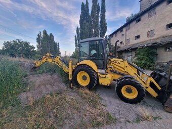 Prenájom rýpadla New Holland B110B - 3