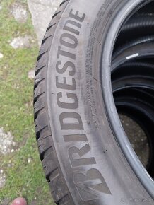 225/55r19 - 3