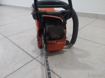 Predám pílu husqvarna 555 x-torq - 3