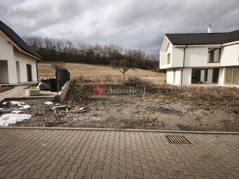 Predaj stavebný pozemok 375m2 Liptovské Kľačany okres Lipt. - 3