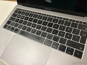 Mac Book Pro 2017 pokazeny - 3