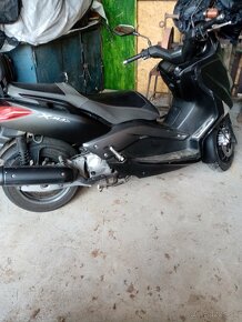 Predám skúter Yamaha 125 x-max - 3