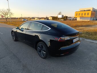 Tesla 3 SR+ - 3