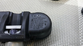 100% originálny TPMS senzor tlaku v pneumatike pre MERCEDES - 3