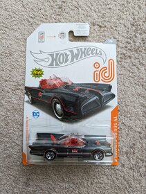 Autíčka Hotwheels mix Batman unreal - 3