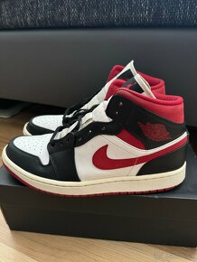 Air Jordan 1 MID - 3