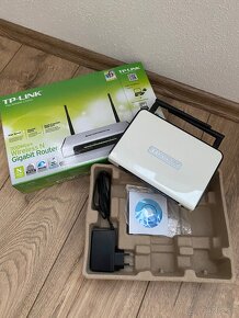 TP-LINK TL-WR1042ND wifi router - 3