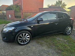 Kia Proceed 1.4 CVVT 2009 Coupe - 3