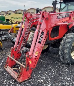 Zetor 7745 s nakladačom a SPZ - 3