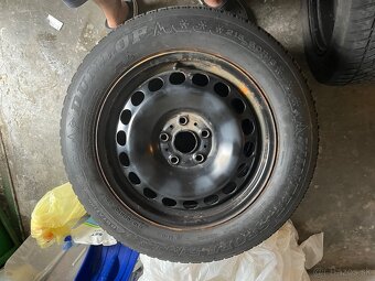 215/60 r16 —zima—60€ KOMPLET—— - 3