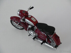 Jawa 354, model motorky od Atlasu 1:24 (nie 1:43) - 3