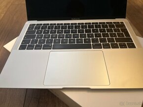 Apple Macbook Air 13" 2019 16GB RAM, 256GB SSD - 3