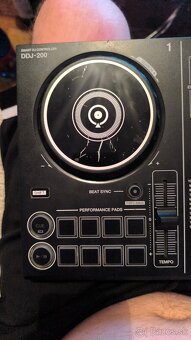 Pioneer- DDJ 200 - 3