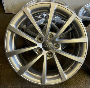 5x112 R17 Original Audi ET 36 strieborne - 3