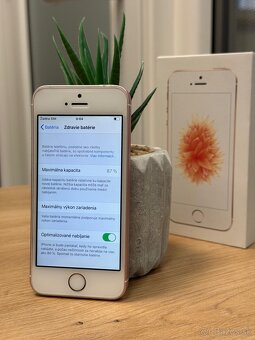 Apple iPhone SE 32GB - 3