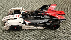 LEGO Technik Formula E 42137 - 3