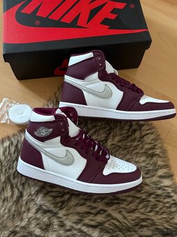 Jordan 1 Retro High OG Bordeaux - 3