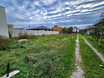 Na predaj stavebný pozemok - Trenčianske Stankovce - 3