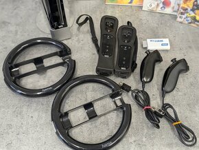 Nintendo Wii, 2 sady ovládačov, volanty, Mario Kart + 3 hry - 3