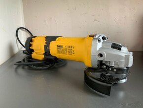 DeWALT DWE4257 - Uhlová brúska 125mm 1500w - 3