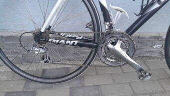 Giant Defy 4 - 3