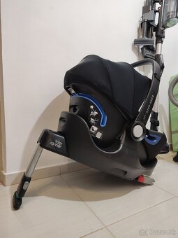 Autosedačka vajíčko Britax- baby-safe i-size - 3