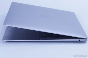 ZÁRUKA/MacbookAir 13.3"/I5 1.6GHZ/8GB RAM/256GB SSD - 3