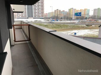 Prenájom 2 iz.Muchovo nám. novostavba gar.státie Petrzalka - 3