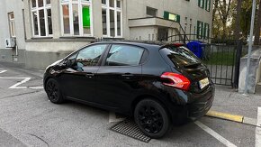 Peugeot 208 1.2  Len 102 000 km  - 3