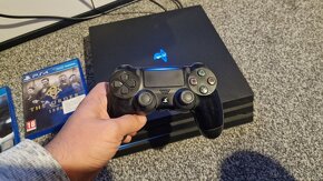 Sony Playstation 4 Pro 1TB + joypad a hry - 3