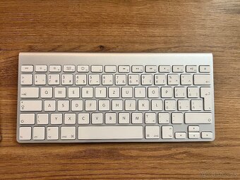 Apple klávesnica + trackpad - 3