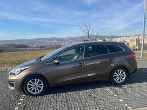 Kia Ceed SW 1,6 GDi Gold výbava - Zlatá Edícia - 3