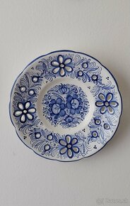 Tanier s vyrezávanými okrajmi, modrá keramika - 3